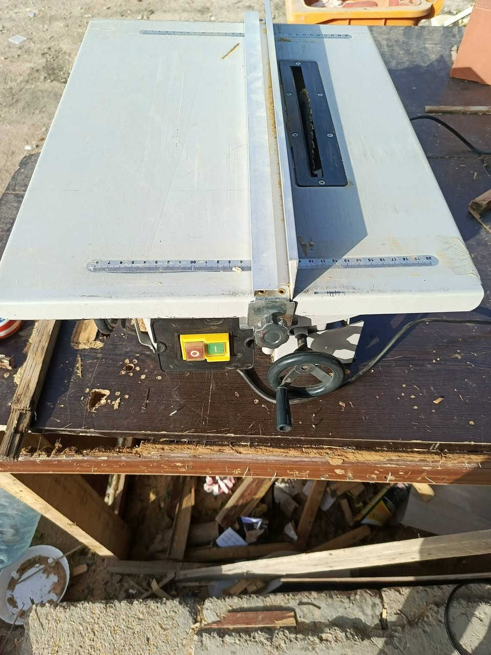 ميشار منضدي نضيف الماني باله سعره 125000مكاني ديالى استفسار علا الرقم ***********
