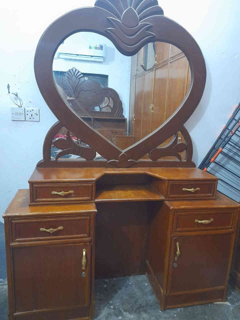 معرض سيف للاثاث
غرفة نوم حطاطة ثقيله
السعر ٨٥٠ الف
 وبي مجال للطيبين
. راوه قرب البانزينخانه
***********
https://www.facebook.com/share/g/1BeqzuVadR/
شارك الرابط 👆
