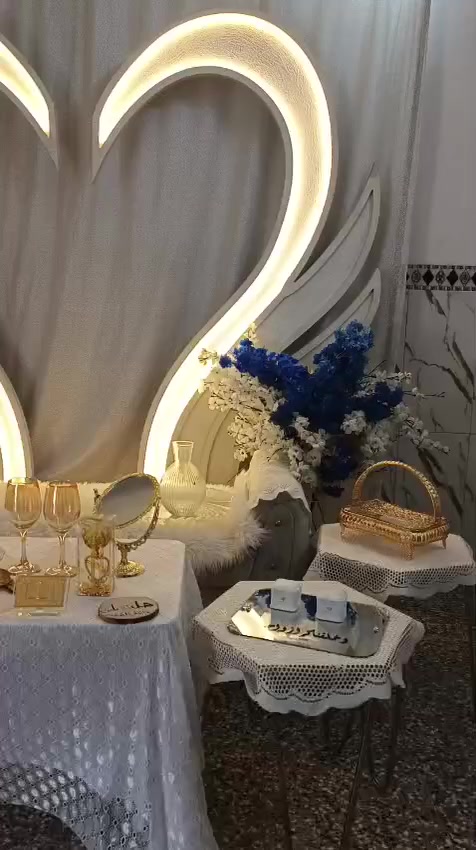 سلام عليكم حبايب 3 كوشات كاملات للبيع العنوان بغداد 
السعر خاص 
***********
