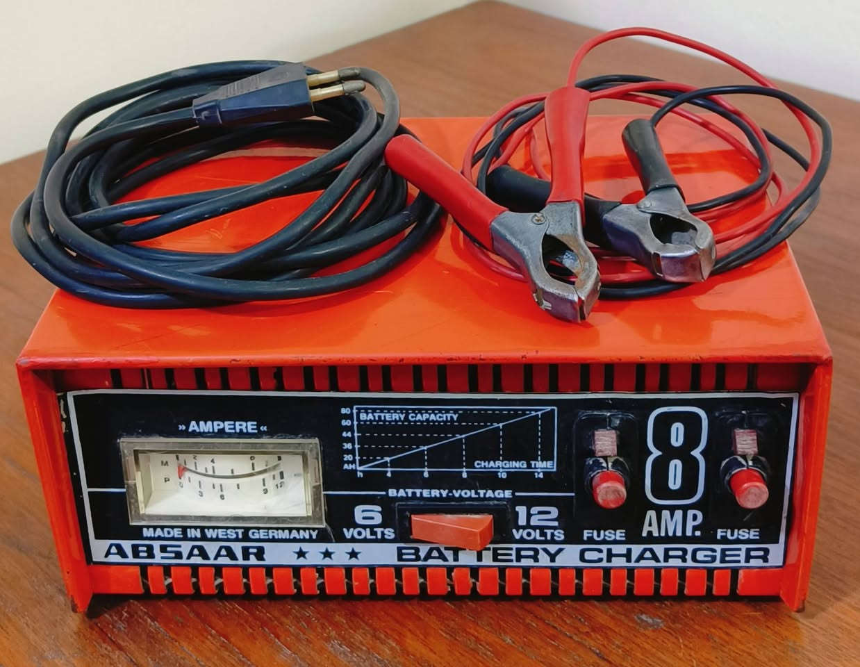 شاحنة بطاريات صناعة المانيا الغربية انتاج السبعينات شحن 6و12 فولت شحن سريع بقوة 8 امبير وقدرة من 48 الى 96 وات
مكاني بغداد ساحة عدن يوجد توصيل لجميع المحافظات


**إذا كنت صاحب هذا الإعلان وتريد حذفه لأي سبب، رجاءا أرسل رسالة إلى الدعم الفني**