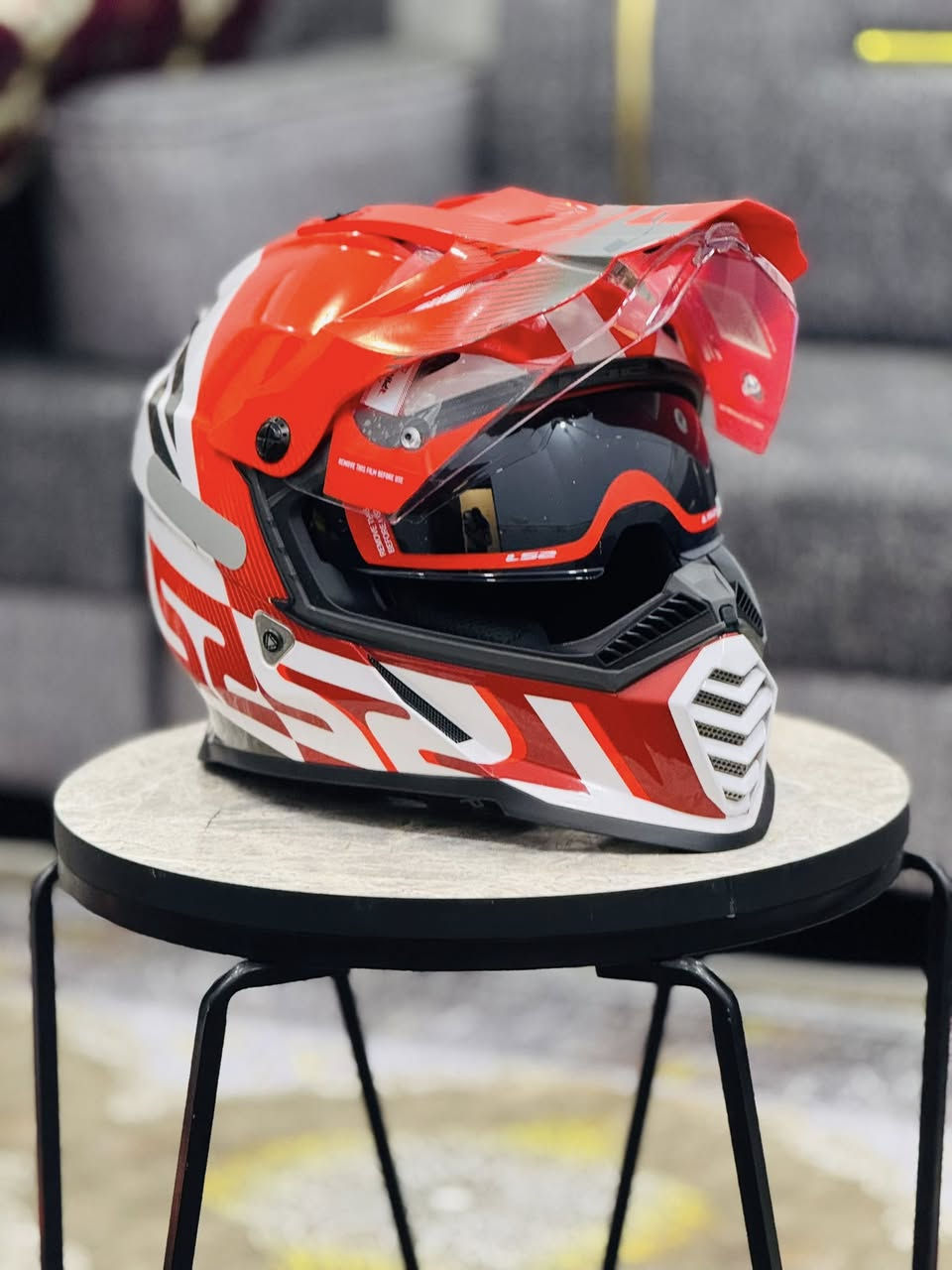 خوذه ماركة LS2 اصليه وكاله قياس لارج بيع او مراوس السعر 150 توصيل موجود كل العراق


**إذا كنت صاحب هذا الإعلان وتريد حذفه لأي سبب، رجاءا أرسل رسالة إلى الدعم الفني**