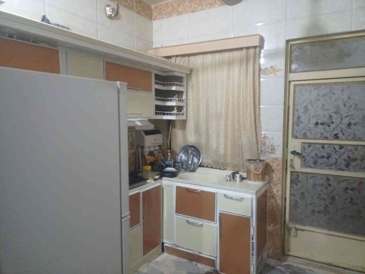 بيت 90م واقع حال 100 أسهم قرب ملعب المختار عكادة نظيف جدا السعر 75 الاتصال *********** ناصرية, ذي قار
