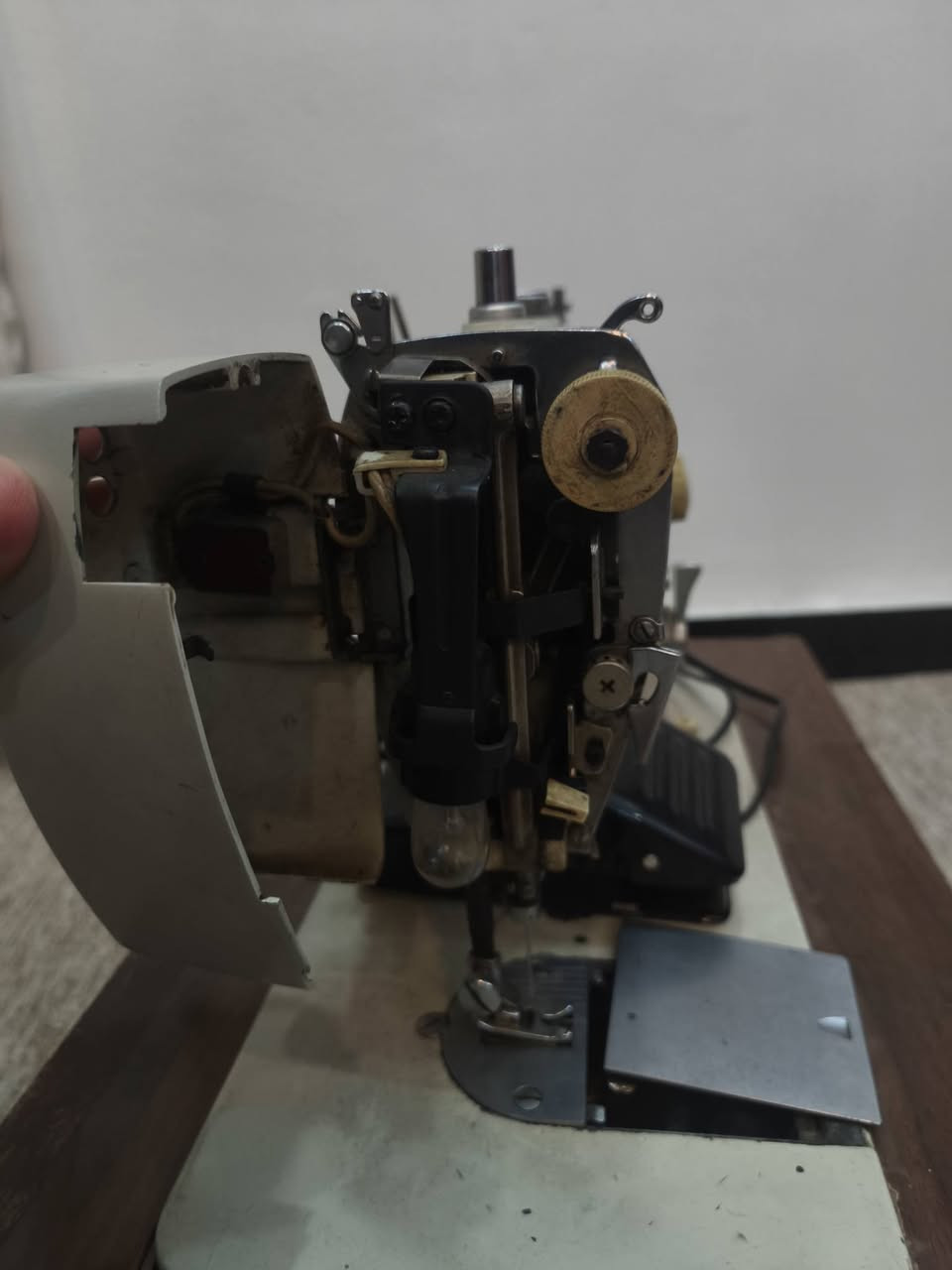 مكينة خياطة برذر
هي والتخته مالتها 
سعرها 175ألف وبيها مجال 
للتواصل واتساب 

☎️/***********/☎️
