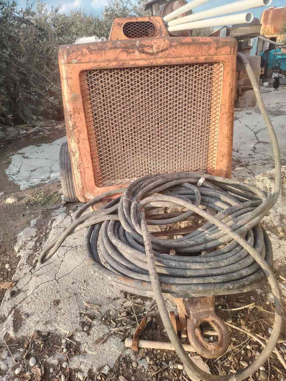 كمبريسر هواء للبيع ***********
