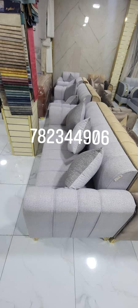 جاهز_للتحميل_الطقم_يتكون_من_5_قطع
1 ابو 3 نفر مترين
1 ابو 2 نفر متر ونص 
2 ابو نفر متر في متر
1 طاوله نضامين نضام قماش ونضام زجاج
7 مخدات مربع تعبئه بلوستر
#خشب_سويدي_ابو_15_السانتي
ضغط وصابي معا تنعيمه دلوب اروبي
#قماش_من_افضل_الاقمشه_في_السوق_قماش_النساج 
قماش تركي درجه اولى مقاوم للماء والغبار 
طبعن يوجد لدينا جميع الالوان على حسب الاختيار الشخص
#ضمانه_تسجل_في_الفاتوره_15_السنه_من_قماش_وخشب 

#عرض_اليوم_كنب_ملكي_درجه_اولى_بسعر_150_الف
- عمل فاخر بجودة عالية

#لتواصل_والحجز_على_الرقم_782344906


**إذا كنت صاحب هذا الإعلان وتريد حذفه لأي سبب، رجاءا أرسل رسالة إلى الدعم الفني**