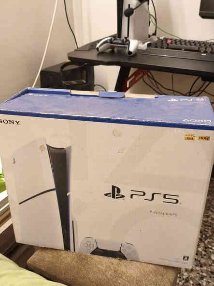 ps5 slimياباني  جهاز نضيف اخو الجديد استعمال قليل سعر 600وبي مجال بسيط  مكاني بغداد الحرية 
0787 185 7469
