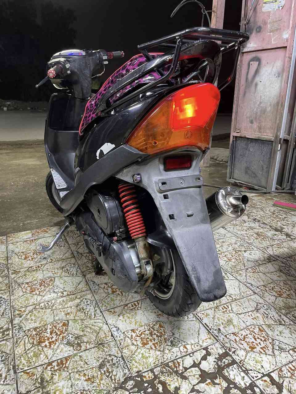 للبيع الدراجه شوفت عينك ما مفتوحه مكينته تخبل مكان الدراجه ابو غرق مناقصه شي تجي تعجبك تشلع عيوني وتأخذه سعره ٧٥٠ وبيه مجال للطيبين مم متوحد فيس فقط رقم  ‏‪***********‬‏
