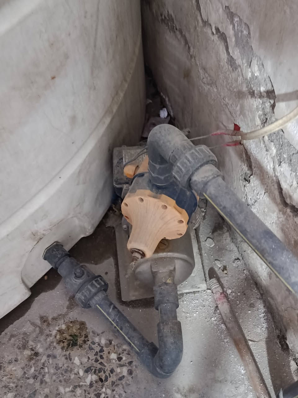 محطه ارو للبيع ام 1000
معه براميل ابو 5000عدد 2
معه سنك وعارضه مال دبات
معه ماطوراتها محطه شغاله
مكان بغداد حي اور
السعر 3 مليون بي مجال
***********
