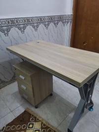 ميز • نوعية ممتازة • ثقيل