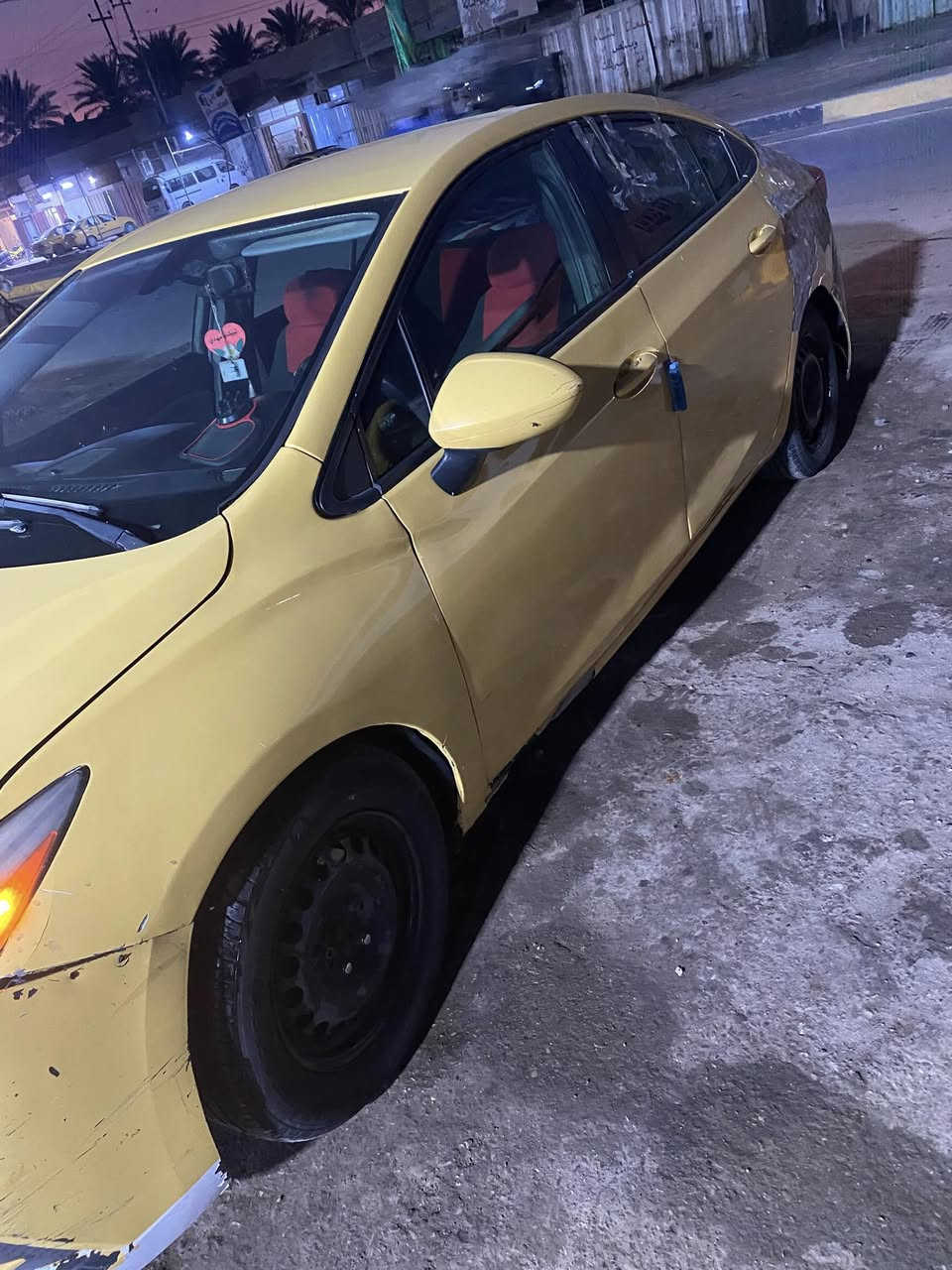 شوفر ليت كروز موديل 2019 مواصفات معروفه مكينه تيربو كير جديد صارله شهرين من شديته 
العنوان بغداد حي اور
بيع مستعجل السعر 68
***********
