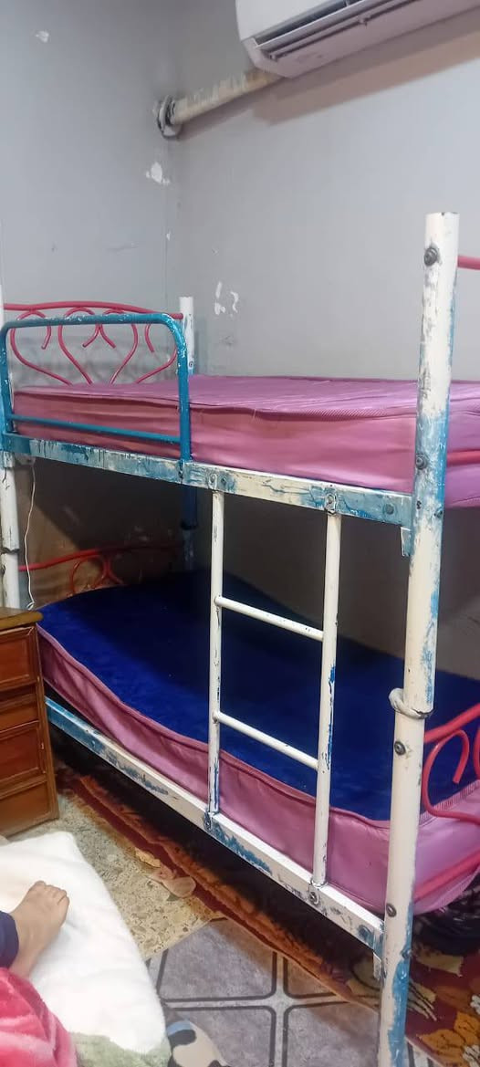 جربايه اطفال البيع وياه الدوشك مالتهم الدوشك اصلي كدامكم بصوره العنوان بغداد البياع حي الاعلام السعر 100
رقم الهاتف ***********
والامانه بس الدوشك بسوك ثنين ب75 
تعال اخذهم هيه ودوشك كاملات ب100
موجود هم على واتساب
