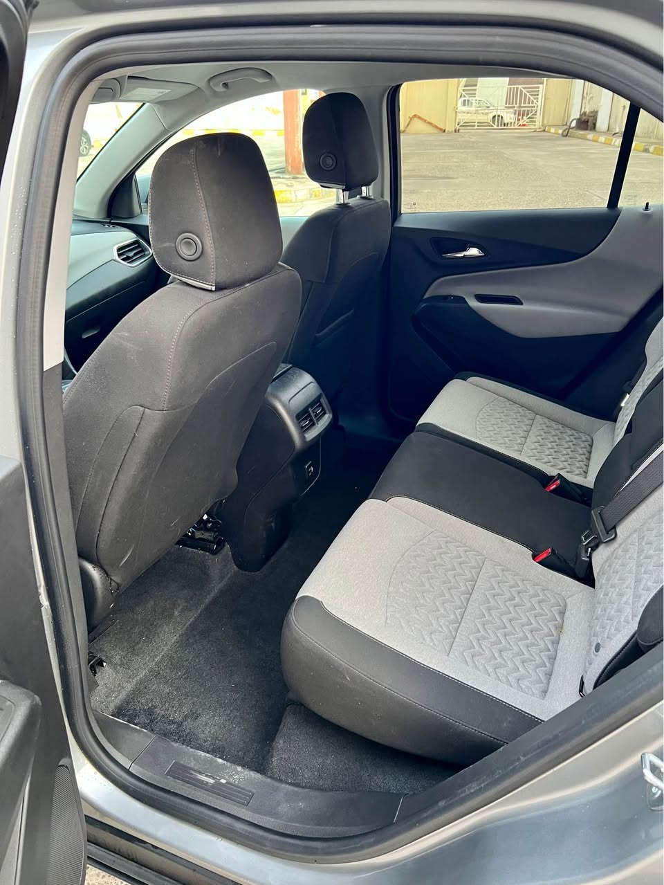 2024 CHEVROLET EQUINOX, LT

3GNAXUEG8RL299922
نمونة لة جواني يةك بارجة سبوغ بةس بونيت 
مواصفات ..LT
37–هزار روشتوة
رةقةم. كاتي. هيشتان نةشكاوة 
￼شوين هةولير 
***********
سعري. 140.  مجال. Singapore
