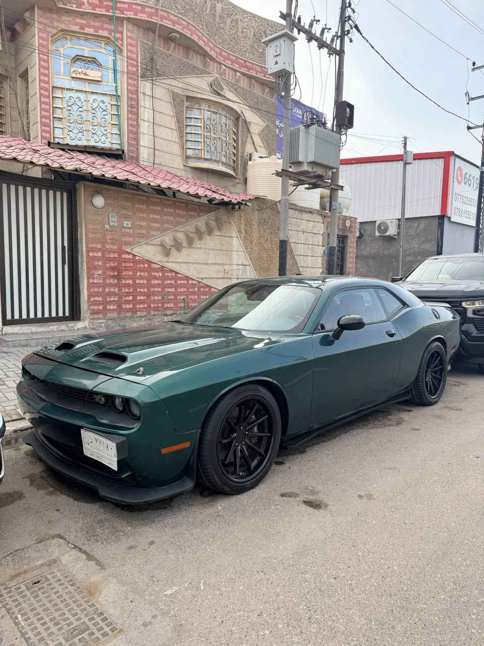 السلام عليكم اخواني للبيع جالنجر 2015 سكات باك
محرك V8 6.4 لتر 
كير عادي 
فول مواصفات عدى فتحة السقف 
السياره مغير لونها بامريكا 
جاهزه من كل شي ما بيها اي نقص 
رقم بصره باسمي سنويه 2028
الحادث مالتها الجاملغ الأمامي جهة السايق 
السعر 140 وبيها مجال بسيط العنوان البصره القبله حي المهندسين الرقم ***********
