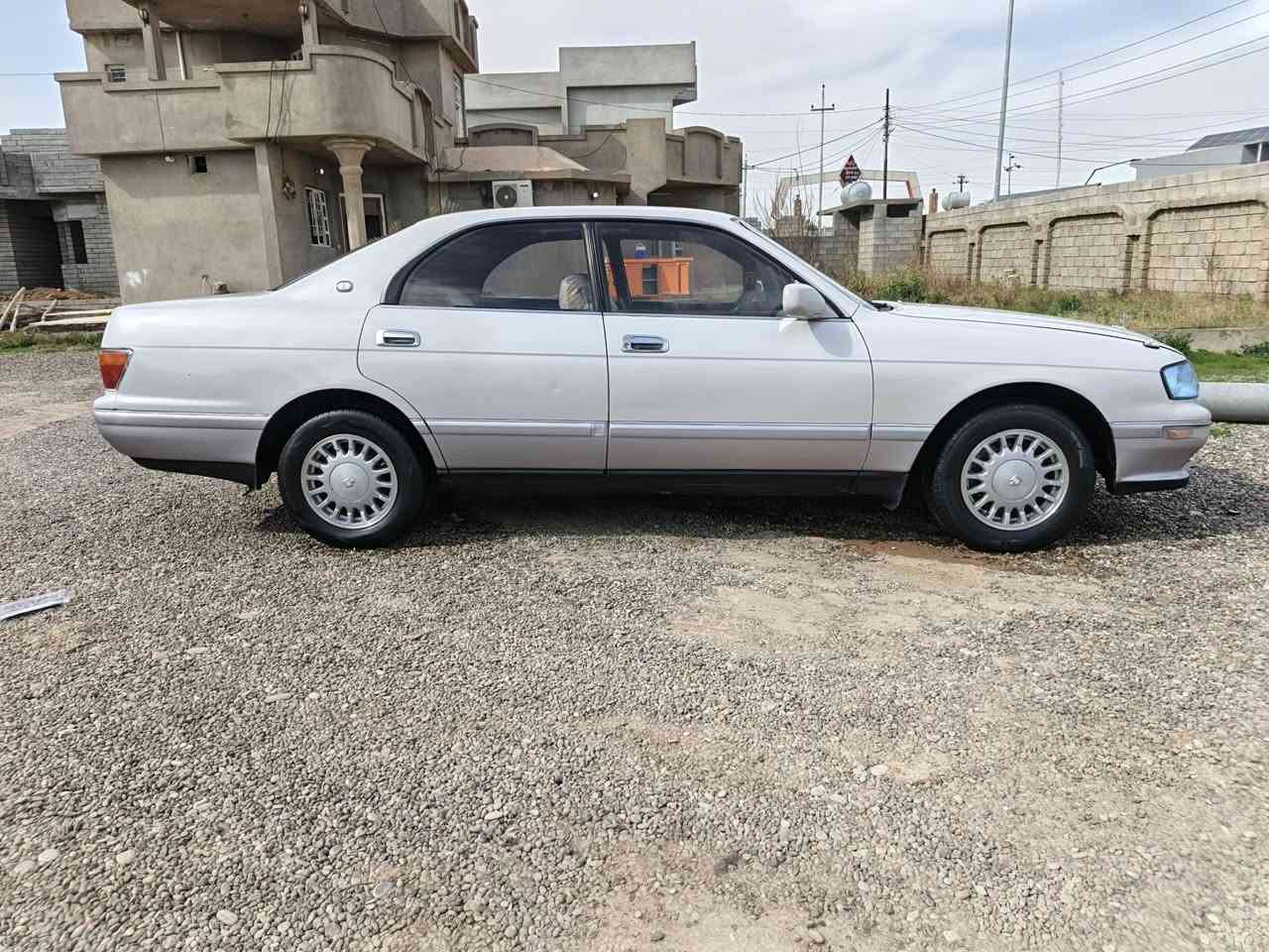 السلام عليكم تويوتا بطه رقم نينوى  دولي شرط الوكاله والتحويل ايمت ميعجبك،، محرك 3000 بلباكيت كير 3000 يملخ طياره بيها شلعه تخبل سياره جاهزه من الدعاميه للدعاميه،، محرك وگير شرط،،صدر أمامي خلفي مشتغله كله بل باكيت شاده وربل شاده جديد ،،طخم تاير بل كارتون شاده،،باور گصه كهربايات كلها شغاله،، تبريدثلج ❄⛄،، تدفئه 🔥نار،، لايت زينون عالي ناصي،، اشاير،، رونات ،، كيلو متر كله شغال،، كيج بنزين،، بگ لايت،،  شاشه ٤سماعات الانترا گصه،، دبل ولوي أصلي مو محور،، منفصل،، سياره مكفوله كفاله عامه من الدعاميه للدعاميه من الگص والنقل الجثه والعيب الشرعي سياره فقط صبغ الصندوق والباقي كله عله وضع الشركه اما ما شاء الله عله غرفتها وجه باب صندوق دشبول كشانه داخل البونيد كله شركه سياره جاهزه السعر 60 وبيها مجال للشرايه وبلعافيه ليأخذها إني مكلف هاذا رقم صاحبها بياع وما يقصر الرقم ***********
