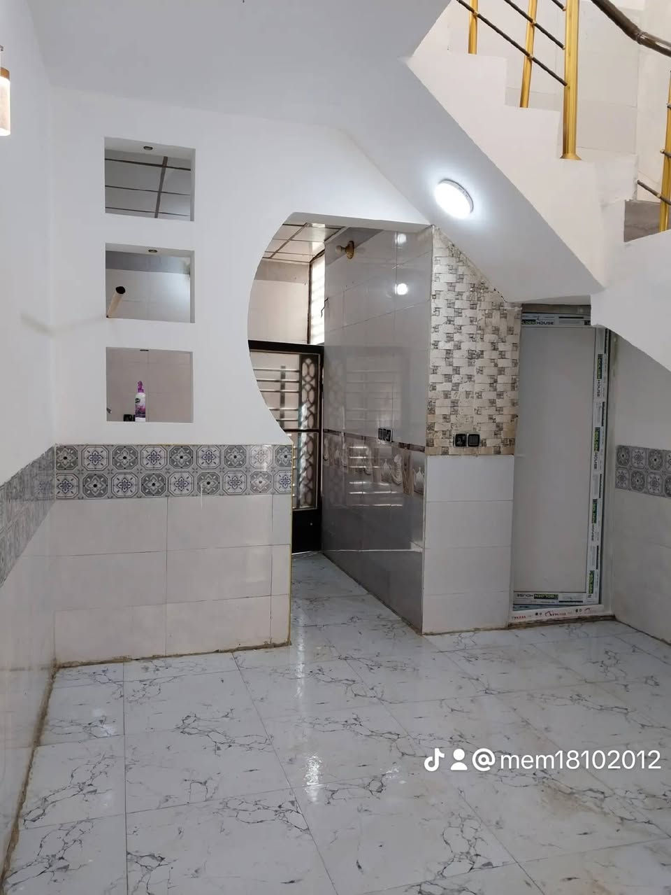 بيع مستعجل وبسعر مناسب جدأ
50م طابق ونص للبيع (نقدا..نقدا.)
موقع البيت بالجاير قرب أسواق برتقاله مقابيل مستشفى الكفيل قرب طريق الزوار قرب السايدين مال جاير قرب السوق مال حي الإمام علي ع...خدمات كامله تبليط ١٠م مجاري كهرباء مولد ذهبي بيت متعوب عليه ومرتب حيل بناء بلوك سند ٢٥اقرار محكمه مكاتبه مع صاحب الأرض مباشرتا يبعد عن الحرم كيلو ونص مشي نصف ساعه بالسياره دقايق...
سعر الدار خوان ٦٤ مليون فقط 
الي مو شراي ليتعبني رجائا....بي مجال جدأ..جدأ.. بسيط 
***********
