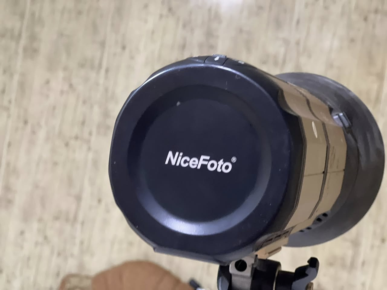 � للبيع فلاش NiceFoto K TTL-M احترافي + تريكر Nikon

فلاش ستوديو خارجي احترافي بحالة ممتازة جداً، نظيف وما بي أي عيب.

🔹 يدعم TTL
🔹 يدعم HSS لحد 1/8000
🔹 نظام 2.4G داخلي
🔹 بطارية ليثيوم قوية تدوم بالتصوير الخارجي
🔹 شاشة تحكم رقمية سهلة
🔹 مناسب للتصوير الخارجي بالنهار واللوكيشنات
🔹 ماونت Bowens يركب عليه كل السوفت بوكسات والملحقات

ويجي وياه:
🎯 تريكر NiceFoto نسخة Nikon

سبب البيع: تغيير نظام الكاميرا إلى سوني.

الفلاش شغال 100% ومجرب، مناسب للمصورين اللي يشتغلون أعراس، تخرج، بورتريه خارجي.

للتواصل خاص


**إذا كنت صاحب هذا الإعلان وتريد حذفه لأي سبب، رجاءا أرسل رسالة إلى الدعم الفني**