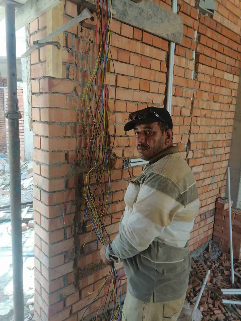 السلام عليكم يوجد گادر كهرباء درجه اولى شرط المواصفات الي ابالك وتريدها وأسعار تنافسيه وجوه السوگ ‏‪***********‬‏
