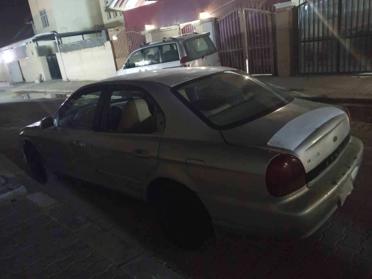 السلام عليكم سوناتا موديل ٢٠٠١سنوية ٢٩داخلة هزا لون سلفري كير عادي كيرومكينة يخبلن السيارا خيرمن الله تراي حلو مالك بل نجف تحويل مباشر السعر٢٥وبيهه مجال مكلف بل نشر ***********
