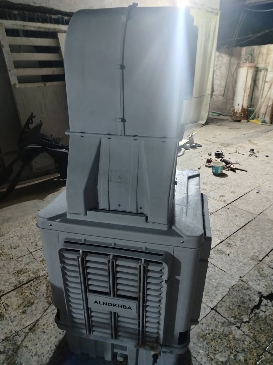 السلام عليكم يوجد بيبان للبيع السعر 250 والمبرده 150 الرقم ***********
