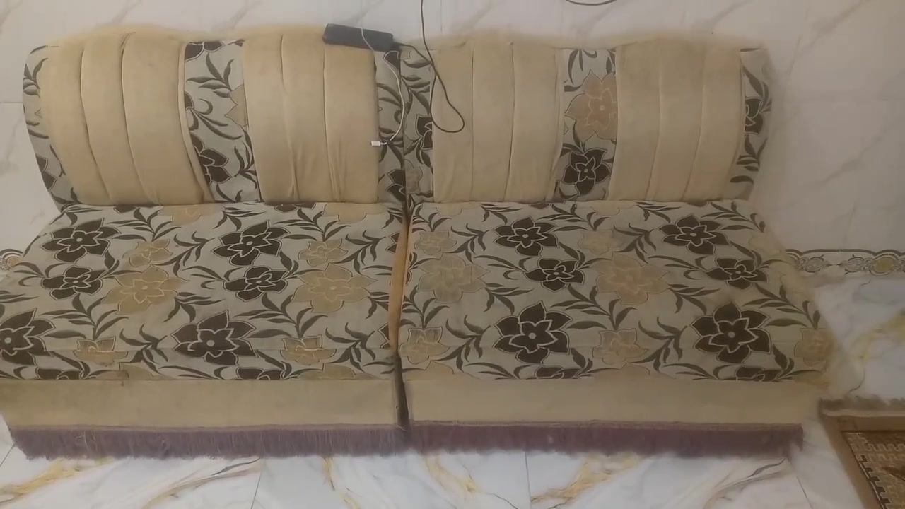 2مقتعد 4نفرات مال مكتب
مال صالون مال محل كلش نظيفات 
***********
