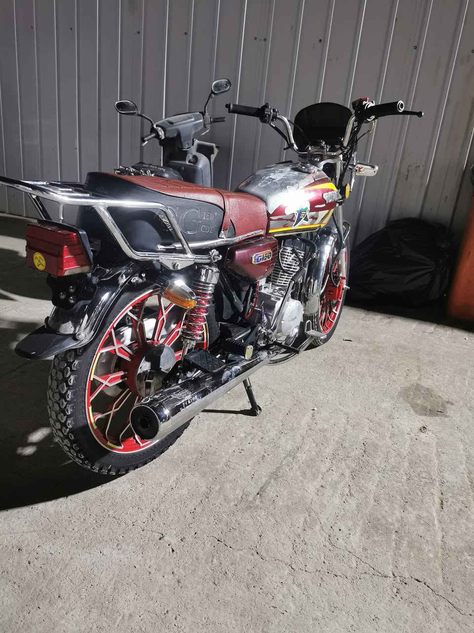 ميطورا سولينك للبيع او مروسي بي ميطورا مكينه 200
موديل 24 مكينه كبس كلو بشرط
سعر 550 الف
منفيس الاصلي 
لتوصل وتساب ***********
