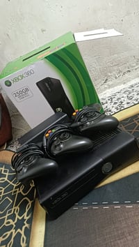 بلي اكس بوكس للبيع  3 جوستك  22 لعبة  السعر 120 وبي مجال  رقم الهاتف 0...