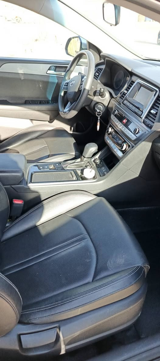 سلام عليكم سياره سوناته للبيع موديل ٢٢ كفاله عامه من كلشي الديوانيه ***********
