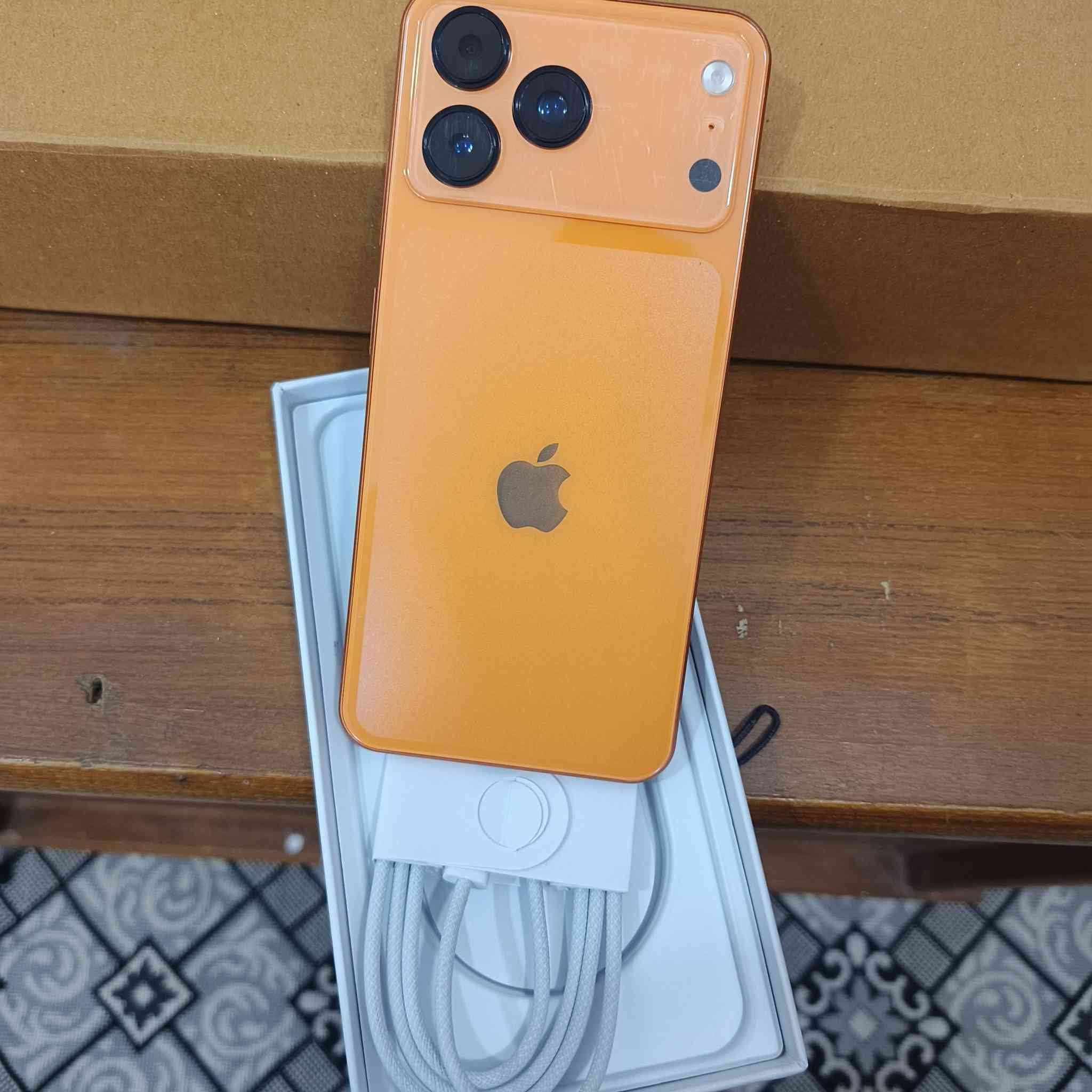 ايفون 17 مقلد سعر 100 ملاحضه فقط فتح كارتون ما مسدخدم تواصل واتساب ***********
