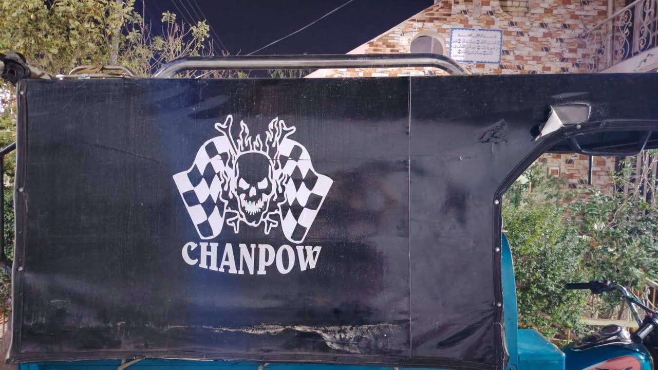 سلام عليكم محجر ٩٠ لبيع  كامل نضافه واحد عل وواحد هوه وغراضه بي دركه او توج او دمام  سعر ٢٥٠ بي مجال ***********
