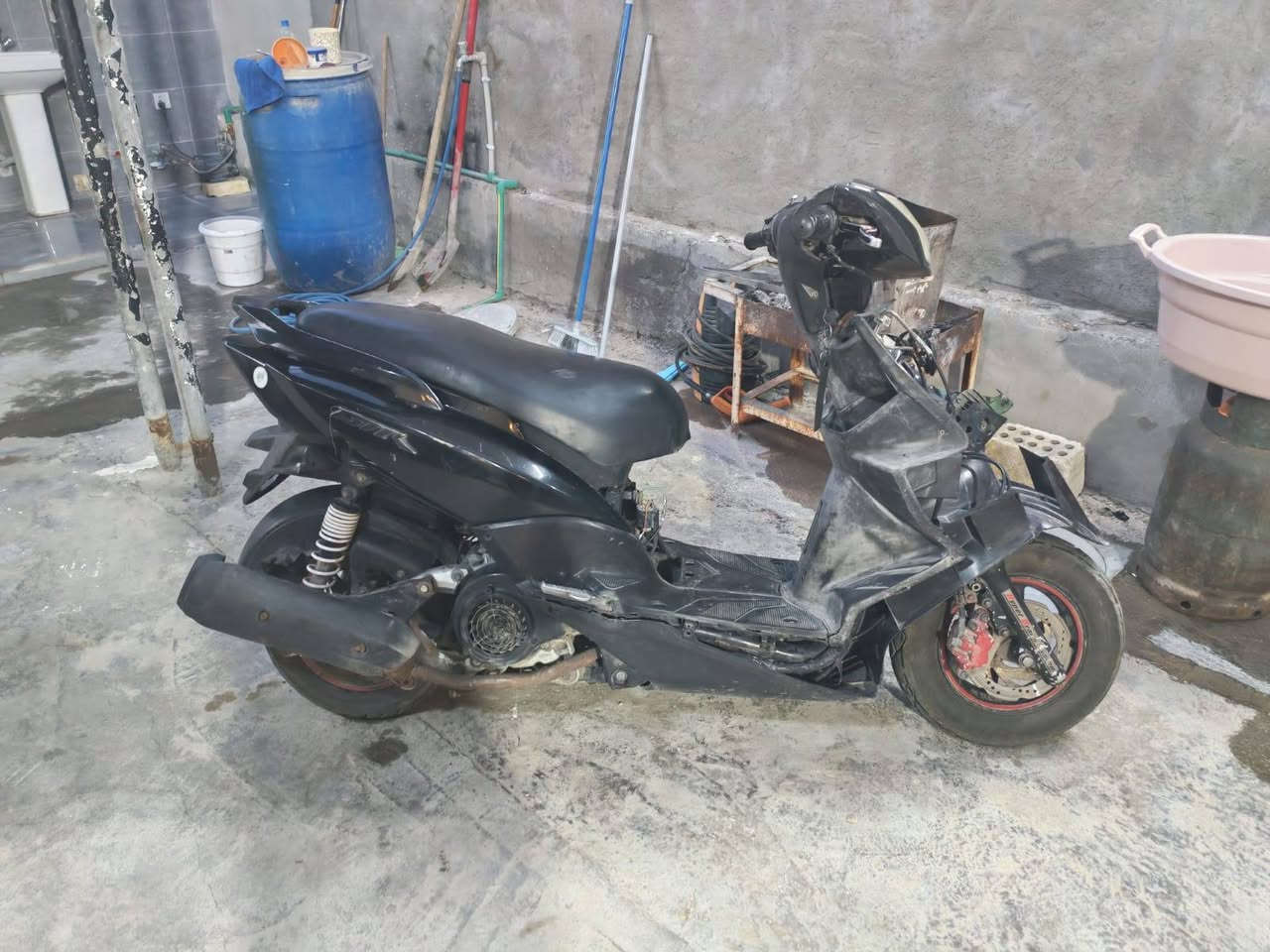 السلام عليكم شباب للبيع ثعلب جي تي ار
نكره سلف نقوصاتها كدامكم 
مكاني بغداد العامريه سعرها ٤٠٠ وبيها مجال 
***********
