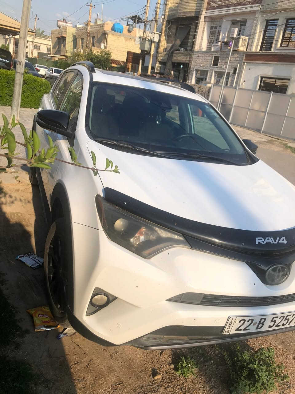 RAV  4
موديل ٢٠١٨ مواصفات( ادفينجر )
مواصفات اعلى من XLE  حساسات امامية خلقية قوة وعزم بالمحرك تختلف عن الباقي 
حادثها تبديل الباب خلف السائق
وموضح بالصورة مع بعض التعديلات 
ماشية تقريبا ١٣٠ الف كم لم يتم تصليح اي قطعة بالمحرك منذ شرائها ولحد الان سوى تبدل الاطارات او تصليحات بالصدر 
معروضة ١٨٥ روقة بيها مجال 
ملاحظة مرقمة اربيل متواجد في بغداد


**إذا كنت صاحب هذا الإعلان وتريد حذفه لأي سبب، رجاءا أرسل رسالة إلى الدعم الفني**