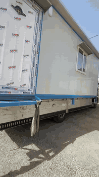 كرفان جديد3x6  كثافة المادة العازلة الفوم متوسطة بلوك 18 ملم باب حديد ...