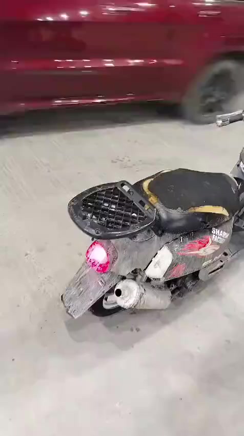 السـلام عليـكم🙂‍↔️.

شـي مختلـف هلمـرة😆!

بوليـس نـوزل خطيـن🙂‍↔️!

دراجـة كلها كامـلة🙂‍↔️.

شوفـه العيـن🧿.

تايـرات جلاتيـن جـدد😠!

دبل جـديد خلـفي وامامي💙،

الدراجـة جانيـها يعني انسـه تتعبـك💙،

شوكـت متريدها نكـره لا نضوح لا تبـخير لا تنقيـص💙.

بيها كلـجات رياضـي مختلفـات😆🫵🏻!

وكلها سعـرها  ٣٥٠ وبيها شـي بسيط💙. أو مروس بسكنس فحل او ماكس عدله 

وهذا رقـم التواصل💙.

***********. بس واتساب بس وتساب 

ورجاءاً كلشي واضـح كـدام العـين يعني من تخابر لتسال شنو بيها نقوصات💙.
