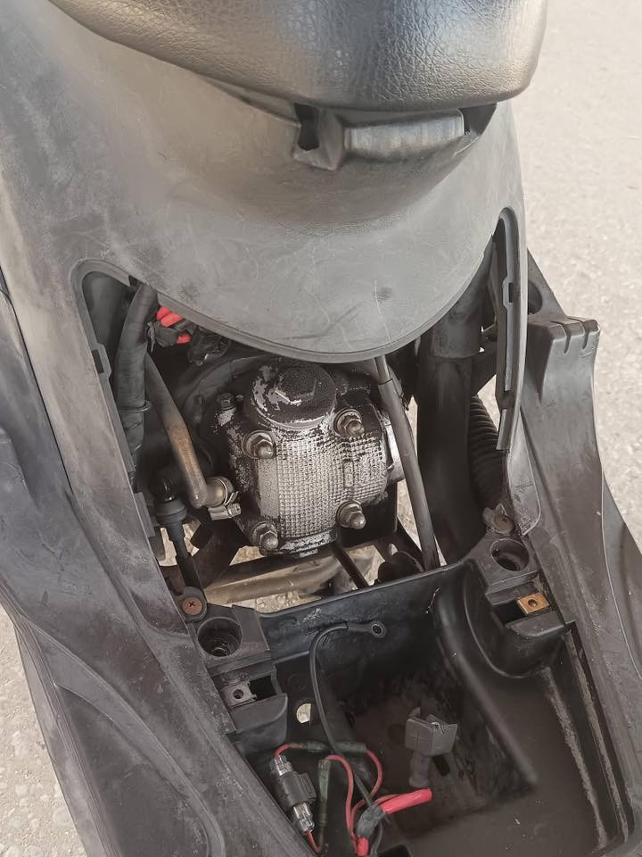 السلام عليكم للبيع ماكس عدله دراجه بلاديه من الطول لطول ختم واحد كله شغاله اشاير لايت بك لايت المحرك شرط بلادي ممفتوح نعومه فول دراجه شلعه ومعدل السعر ٦٠٠ رقمي ***********
