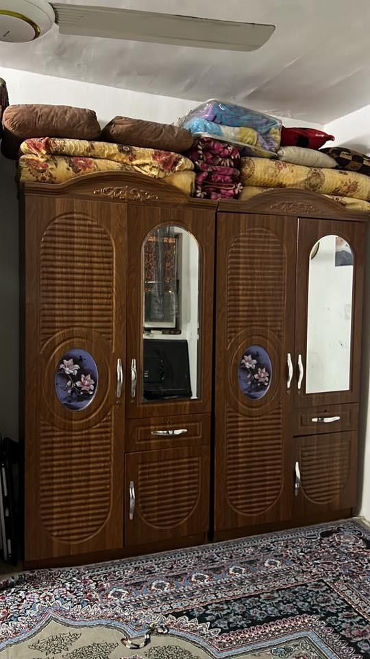 غرفه نوم نظفه سعر ٢٥٠وكونتر تفصال مو سوكي ٤٥٠وكنتور بابين عدد ٢سعر ٧٠ المكان حي الجوادين مقبيل شعله وسعار بيهن مجال اتصال ع رقم بس ل شراي ***********
