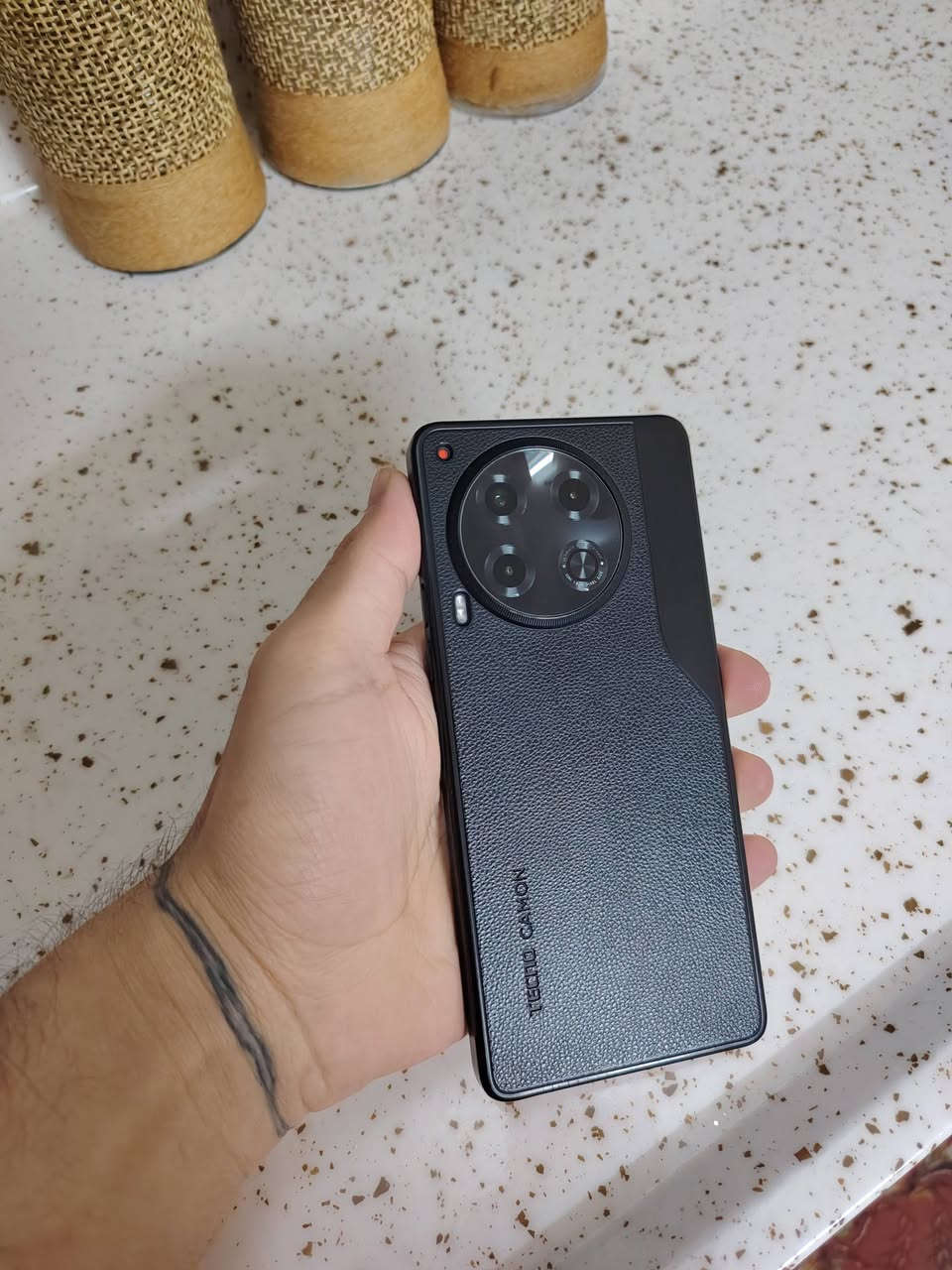 تكنو كمون 30 برو 5G للبيع غراضه كامله ونضيف جدا مكاني بغداد الدوره ***********
