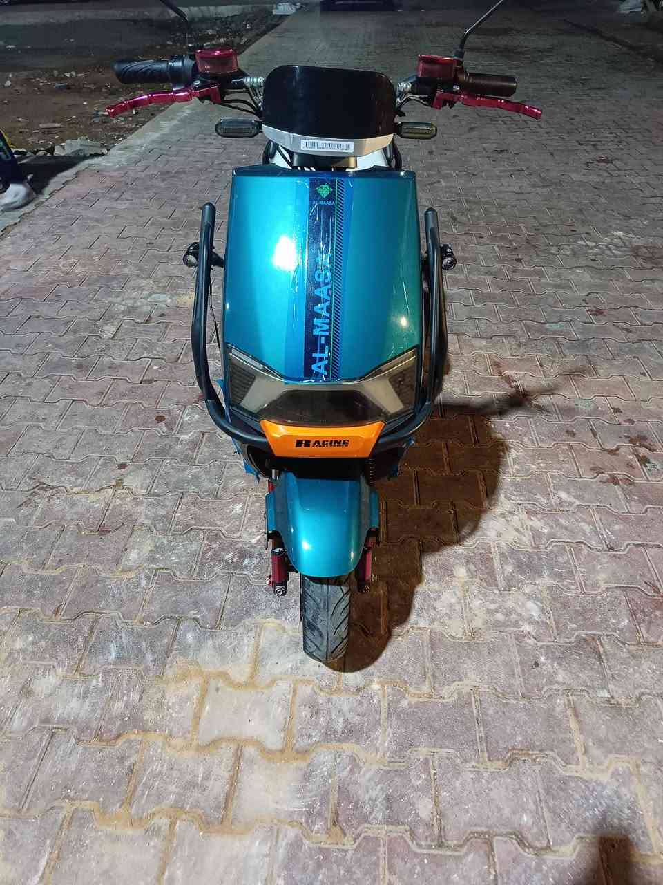 للبيع او مراوس
موطور شحن الماسه 
6 بطاريات ـ ملف 2000 ما مفتوح 
الموطور ماشي 5 الاف 
كلشي بيه شغال عده الشاشه وتتصلح 
مكاني الرمادي 
سعر 650 وبيه مجال 
*********** متواجد واتساب فقط
