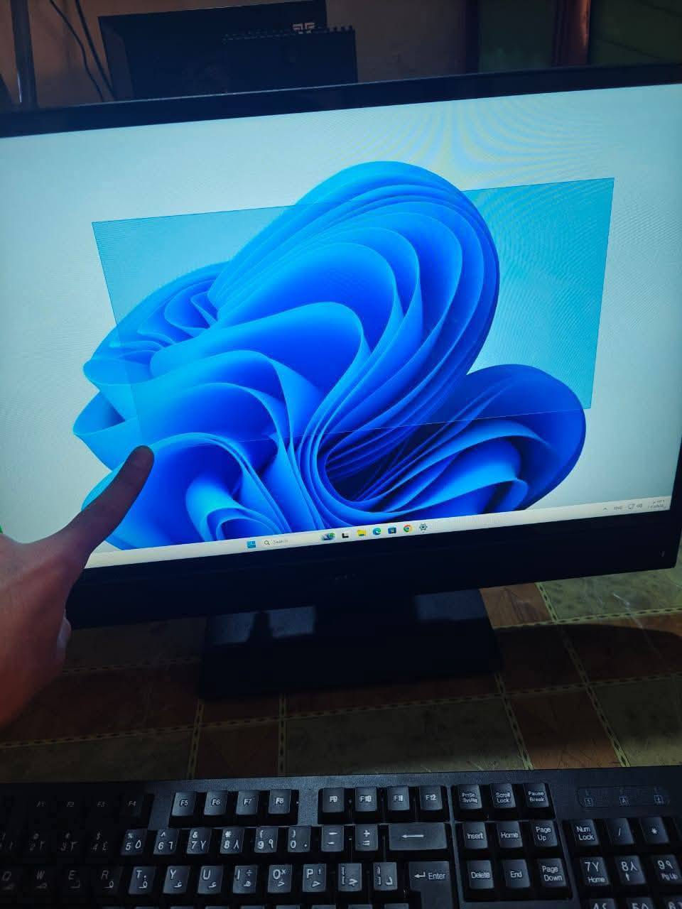 📢 عرض خاص – All in One شاشة لمس من Dell
جهاز أنيق يجمع الكيس والشاشة بجهاز واحد
يقلّل الأسلاك ويخلّي مكتبك مرتب ومنظّم ✨

🌟 عرض محدود – آخر القطع المتوفّرة!

💰 السعر: 515 ألف دينار فقط ✅

💻 الموديل:
DELL OptiPlex 5260 – الجيل الثامن 

🖥️ شاشة لمس Touch Screen
🔧 المواصفات:
• 🖥️ المعالج: Intel Core i5-8500 (الجيل الثامن)
• 🧠 الرام: 16GB DDR4
• 💾 التخزين: SSD 256GB
• 🖱️ الشاشة: 21.5 إنج Touch Screen
• 🎨 كرت الشاشة: Intel UHD Graphics 630

• ✨ الحالة: نظافة ممتازة جدًا
• 🛡️ الضمان: استبدال لمدة أسبوع

🔌 المنافذ (Ports):
• 6 × USB (منها 2 × USB 3.1)
• HDMI In & HDMI Out
• DisplayPort
• LAN (إنترنت سلكي)
• مدخل سماعة + مايك 3.5mm
• قارئ SD Card

⚙️ الاستخدامات:
✅ مثالي للطلاب والموظفين
✅ أعمال مكتبية ومونتاج خفيف
✅ مشاهدة فيديوهات ودراسة أونلاين
✅ تجربة لمس سريعة ومريحة

🚗 يتوفّر توصيل لجميع محافظات العراق
📞 للحجز أو الاستفسار:
📱 اتصال: ***********
📱 واتساب: ***********
