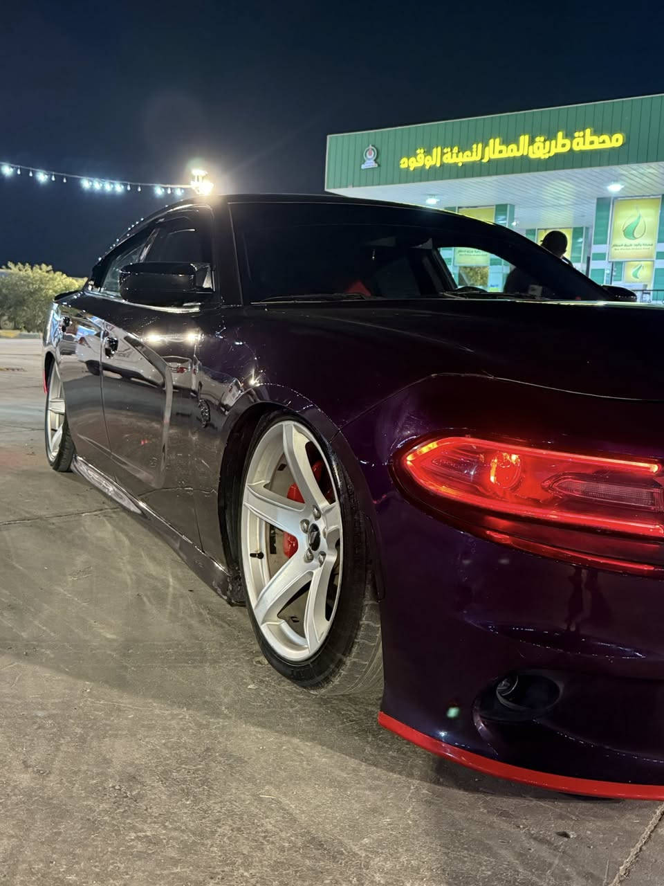 سلام عليكم 
جارجر دايتونا 5700 موديل 2021 
لون بنفسجي مميز سياره جاهزه ونظيفه كلش
حادث جاملغ وبنيد نفسه بي شبر صبغ وبابتين كلير من امريكه فقط السياره فول عده الفتحه
———————————————————-
الاضافات///
1/اكسل قفل مال SRT
2/هدرز شورت SRT
3/فجون بريمبو 4 بستم مال شكل جديد امامي وخلفي
4/شوته KN 
5/جكات كات باك ستيج 3 صارلهن 6 اشهر من مشدودات
6/دركه RPM الاصدار الاخير فور جت
7/داخل كله كاربون فايبر
8/لايتات متغير +عين شيطان +عدسات حوته
—————————————————————
السعر 240 وبيه مجال لشراي يجي يكلب وبي خير ويدلل مكان سياره نجف //‭0780 839 4669‬
