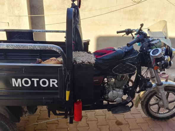 للبيع فحل عالي موديل 20 بلاادي تايرات جديد جوبلس مابي أي عيب قلااب مضبط ماتصرف عليه ألف دينار ***********
