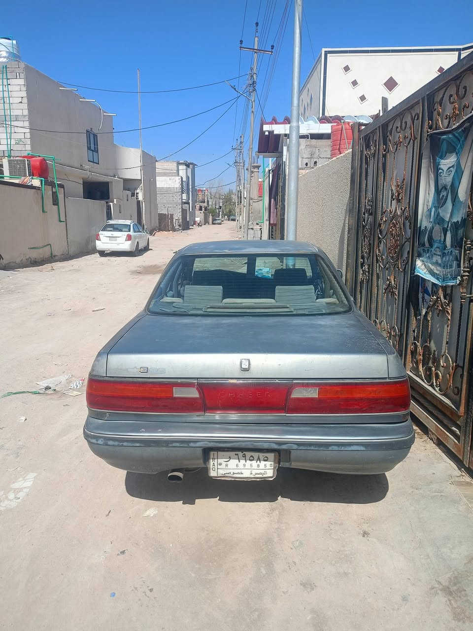 سلام عليكم سيارة شيزر موديل 1991 سنوية 28 تنتهي السيارة حلوة خير من الله كير دواخل كله جدد محرك بيه بداية تبخير سعرهه 35 وبيه مجال رقم الهاتف *********** العنوان أبي الخصيب مهيجران
