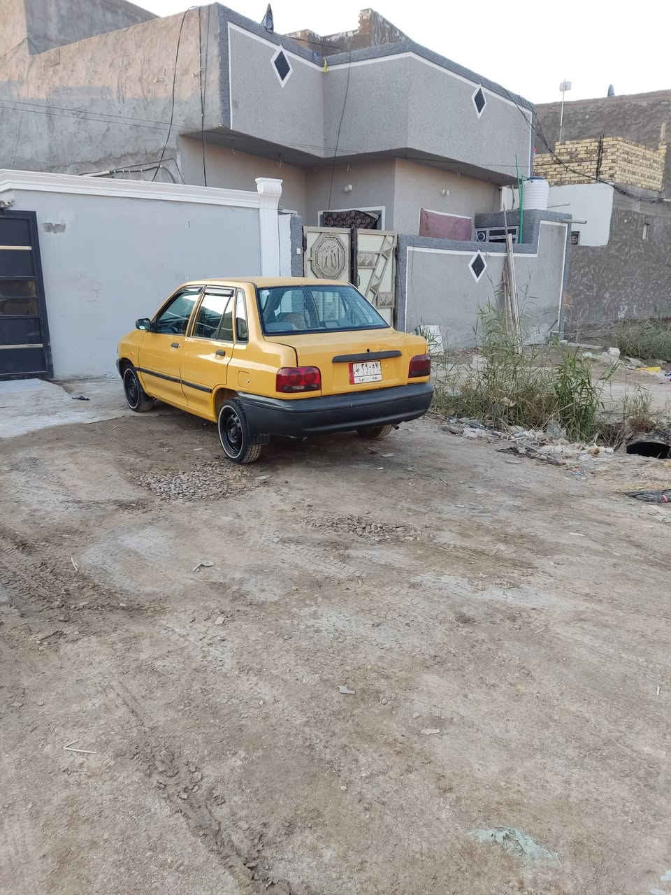 بسم الله ماشاء الله لا قوة إلا بالله اللهم بارك لمن يشتري ولمن يبيع واجعل هذا البيع فيه خير وبركة وراحة البال
سلام عليكم سايبه موديل 10 بدون تحويل 
مكينه بيهه لاستيك ولف كير جديد كهربايات كلهه شغاله حداديه نص عمر سياره حلوه ونضيفى سعره 15  مكان سياره بابل شارع 80
***********
