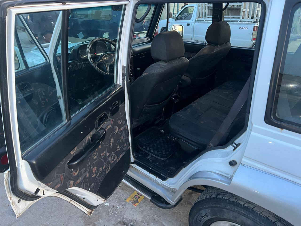 كير عادي موديل 2001 
كير ومكينه بلادي 
السياره جاهزه من كل النواحي كهربائيات شغاله 
بس التبريد عوزه كمبريسر 
سياره بدون صبغ ولا ضربه كفاله عامه 
رقم سليمانيه 
شرط التحويل السياره باسمي 
بدون وكاله 
السياره متواجد في بغداد منطقه الرشاد 
غير متواجد على الفيس 
الاتصال على الرقم هذا ‏‪0771 298 2297‬‏
