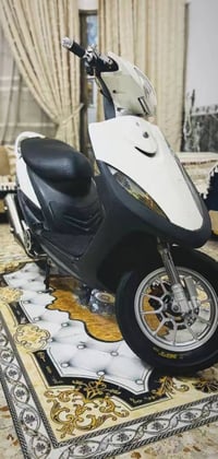 دراجه لبيع مزود تزويد قليل نضيفه سعر خاص مناسب تفوتكم والله جي مستعجل ...