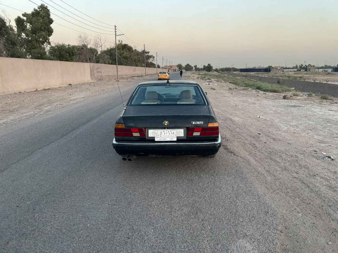 للبيع بيئم حجم 735مفتوح موديل90 بغداد مشروع وطني سنوية لغاية 28سعر 40$رقم موبايل ‏‪***********‬‏كير اوتوماتيك محرك وكير مكفولات دواخل نضيفة كهربائيات كله شغالة ويل خلية تخم تايرات جدد سيارة  لاضربة ولاتبديل ولاخياس حدادية امامي خلفي جديد مكاني بغداد

