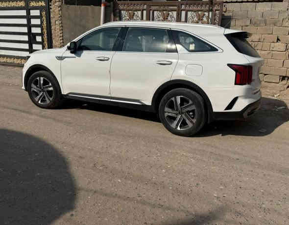 سورنتو 23 خليجي بيها دعاميه مبدله
وكارت قليل بلبنيد اربيل بسم شركه سعر 
245 وبيها مجال*********** مكانه البصره
