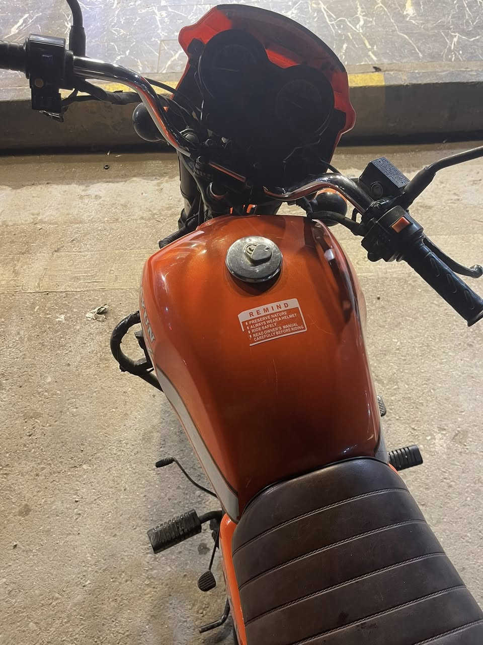 السلام عليكم دراجه دايوان للبيع مديل 23كفاله عامه برغي ما مبدل بيها دراجه رقم وسنويه فقط استلام لوحات تستلم وتحول تحويل ثاني يوم دراجه جاهزه من كلشي مابيها نقص برغي الشراي يتصل السعر 1950وبيها مجال قليل كلش الي حاب والشراي يتصل خاص مغلق ***********
