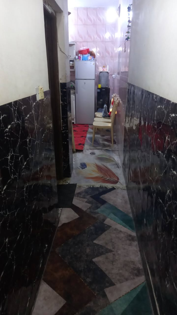 سلام عليكم بيت٥٠م الواجهة ٥ نزال ١٠ طابقين مسلح يحتوي ع كراج مدخلين وطابقين ستقبال مطبخ خدمات فوك غرفة وحولي سطحين سنة بناء ٢٠١٤  للبيع زراعي بداية شارع ابوماهر ٤بيت ع شارع العام منطقه  كامله  الخدمات تبليط مي كهرباء ارصفة خير من الله كولشي قريب عليك موقع ممتاز السعر ٨٥ بيه مجال متواجد فقط ع رقم ***********
