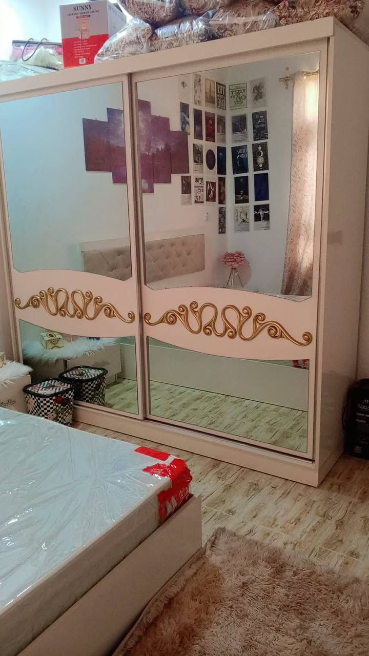 غرفه نوم ٥ قطع اخووو جديد نضافه ١٠٠ ب ١٠٠ كسرت كارتون
مزاد مهدي خانقيني

خانقين محطه مجاور مركز شرطه ازادي

***********
