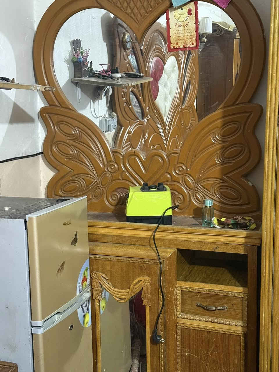 السلام عليكم مرخصت الادمن غرفت اخشاب للبيع مثل مشوف كدامك هل موجود جربايه وزاويه وميز وكنتور سعرها 500 وبيها مجال رقم راعيها لتراسل مو الي والله ‭0775 560 5659‬
